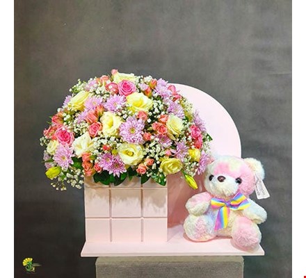 باکس گل و عروسک صورتی