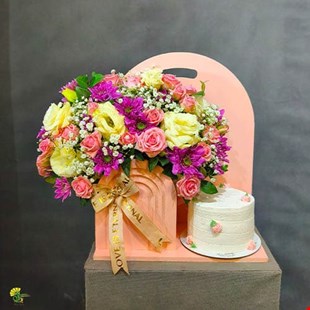 باکس گل و کیک تولد کد 14