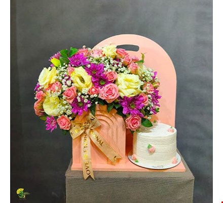 باکس گل و کیک تولد کد 14