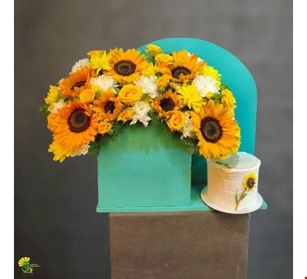 باکس گل و کیک آفتابگردان