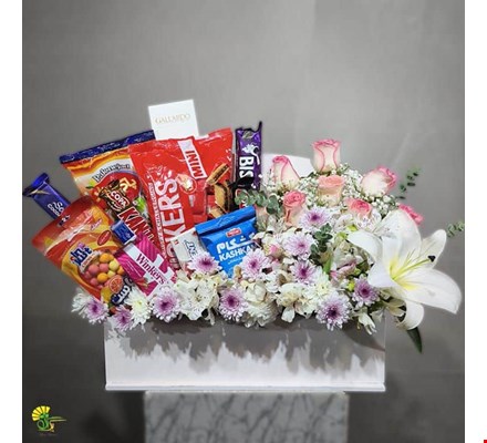 باکس گل و شکلات لاکچری 