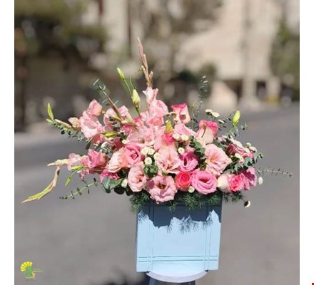 باکس گل هدیه صورتی