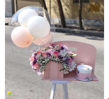 باکس هدیه گل و کیک لاکچری - خرید گل مشهد