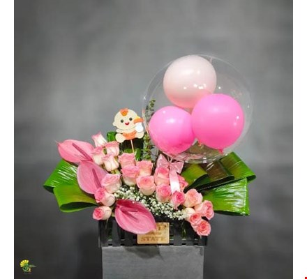 باکس گل هدیه تولد نوزاد