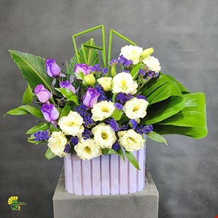 باکس گل هدیه رز و لیسیانتوس