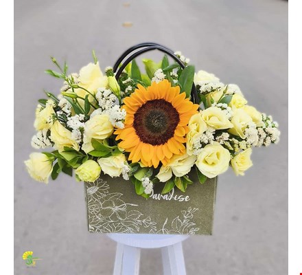 باکس گل پارادیس کد 9 - خرید گل مشهد