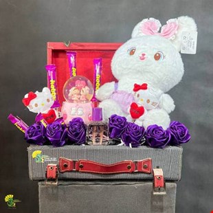 باکس هدیه ولنتاین طرح کیتی و خرگوش