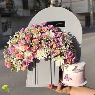 باکس هدیه گل و کیک کد 1 - هایپر گل مشهد