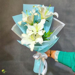 دسته گل لیلیوم سفید