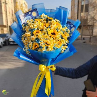دسته گل نرگس و آفتابگردان طرح ونگوگ