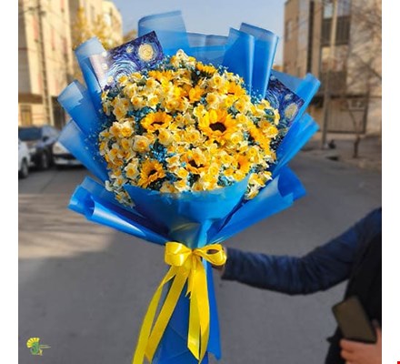 دسته گل نرگس و آفتابگردان طرح ونگوگ