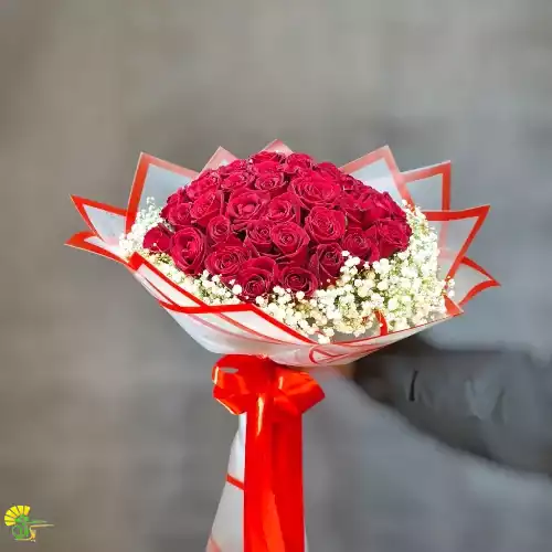 دسته گل رز و عروس