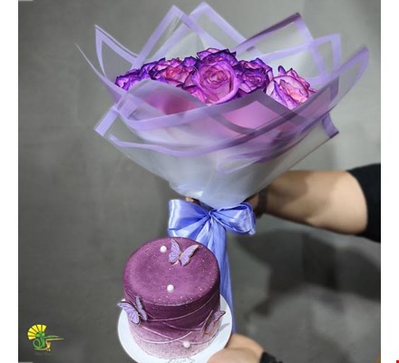 دسته گل رز هلندی و کیک - خرید گل مشهد