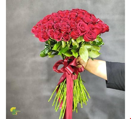 دسته گل رز قرمز